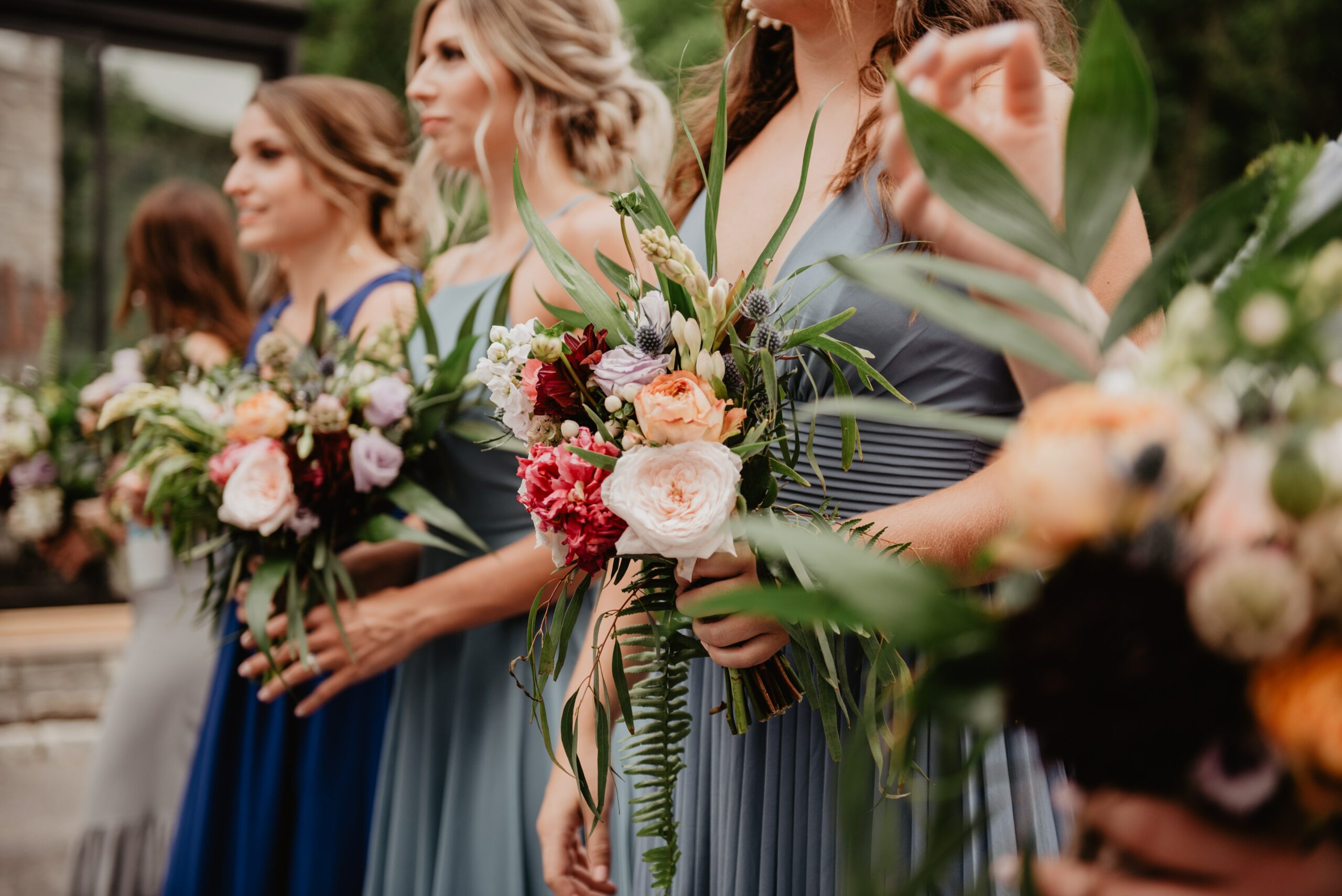 Trouver la bonne tenue pour un mariage, pour être élégant par tous temps