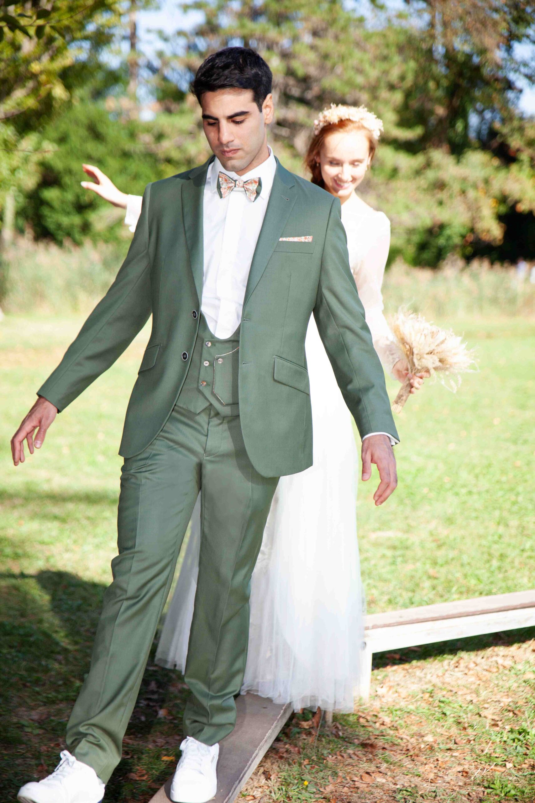 Costume Honnête costume de mariage Grenoble couleur vert avec un col napolitain